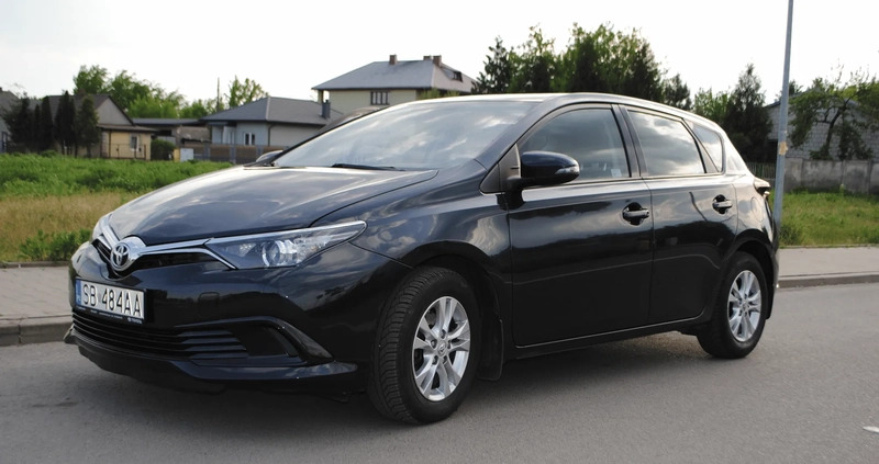 Toyota Auris cena 49200 przebieg: 69751, rok produkcji 2016 z Radom małe 137